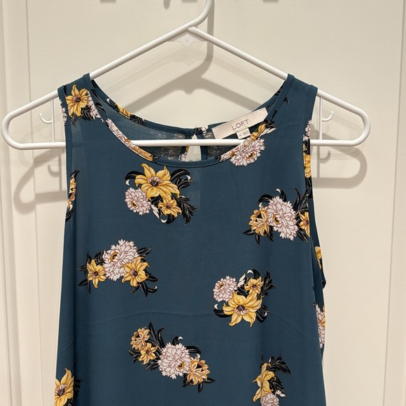 Size M Floral Tank Top - Picture 2 of 4